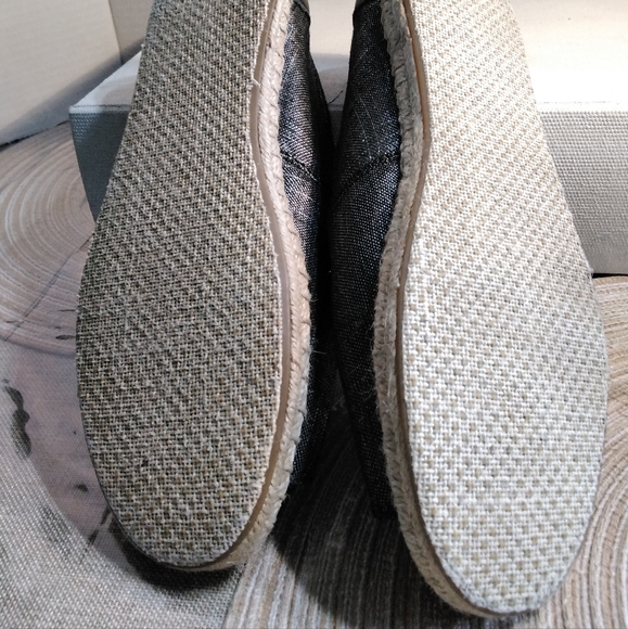 NEW: TOMS Alpargata Women Flats 10 Wide - Picture 4 of 4